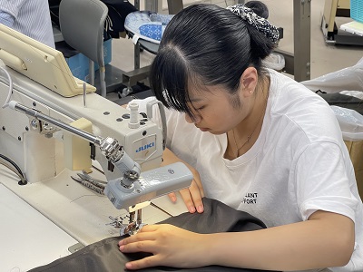 縫製課 金野 愛佳さん 
