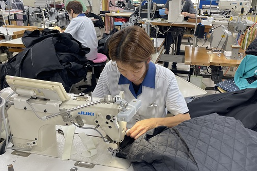 縫製課 リーダー　佐藤 恵さん